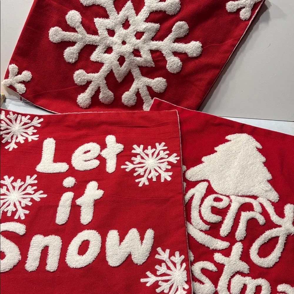 3 SAFAVIEH Boucle Snowflake Let it Snow 18 x18 Red Festive Holiday Pillow Covers